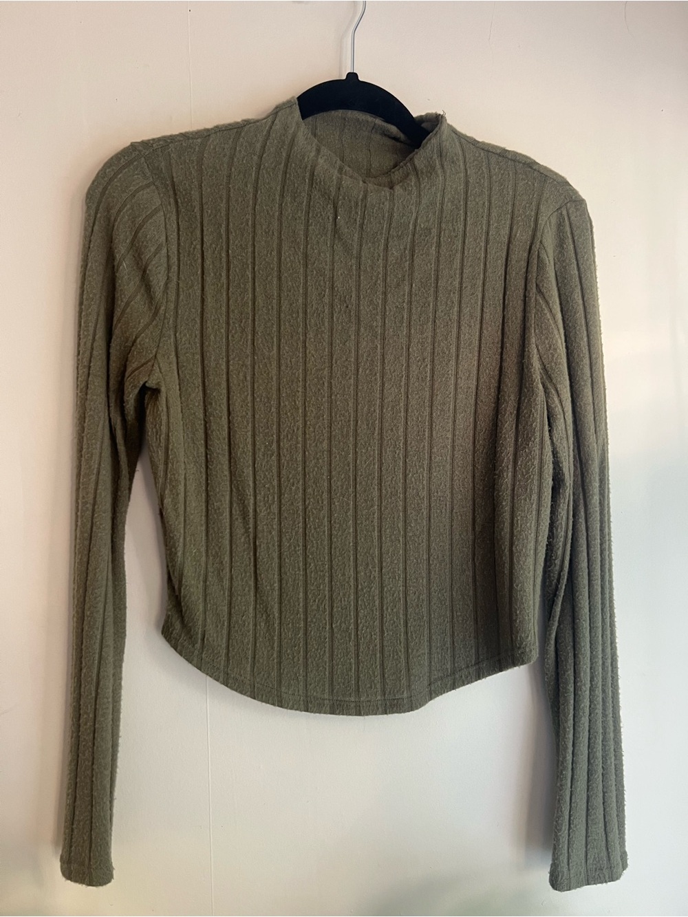 Charlotte Russe Olive Green Ribbed Long-Sleeve Crop Top